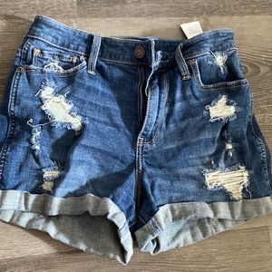4/30⭐️ Women’s 27 size 5 Hollister shorts